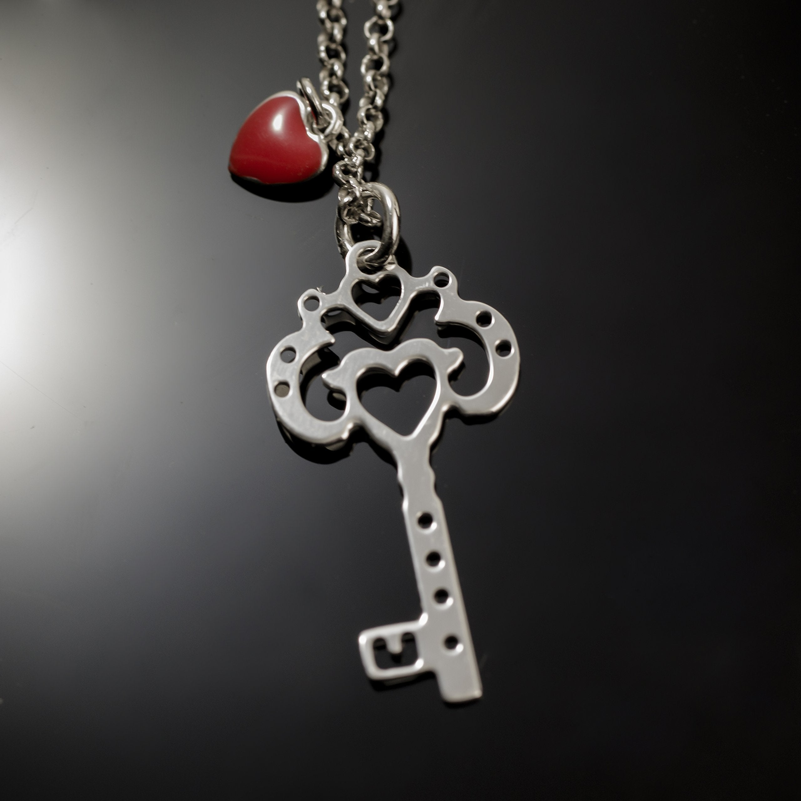 Collana con Chiave e Cuore Rosso in Argento 925 Rodiato