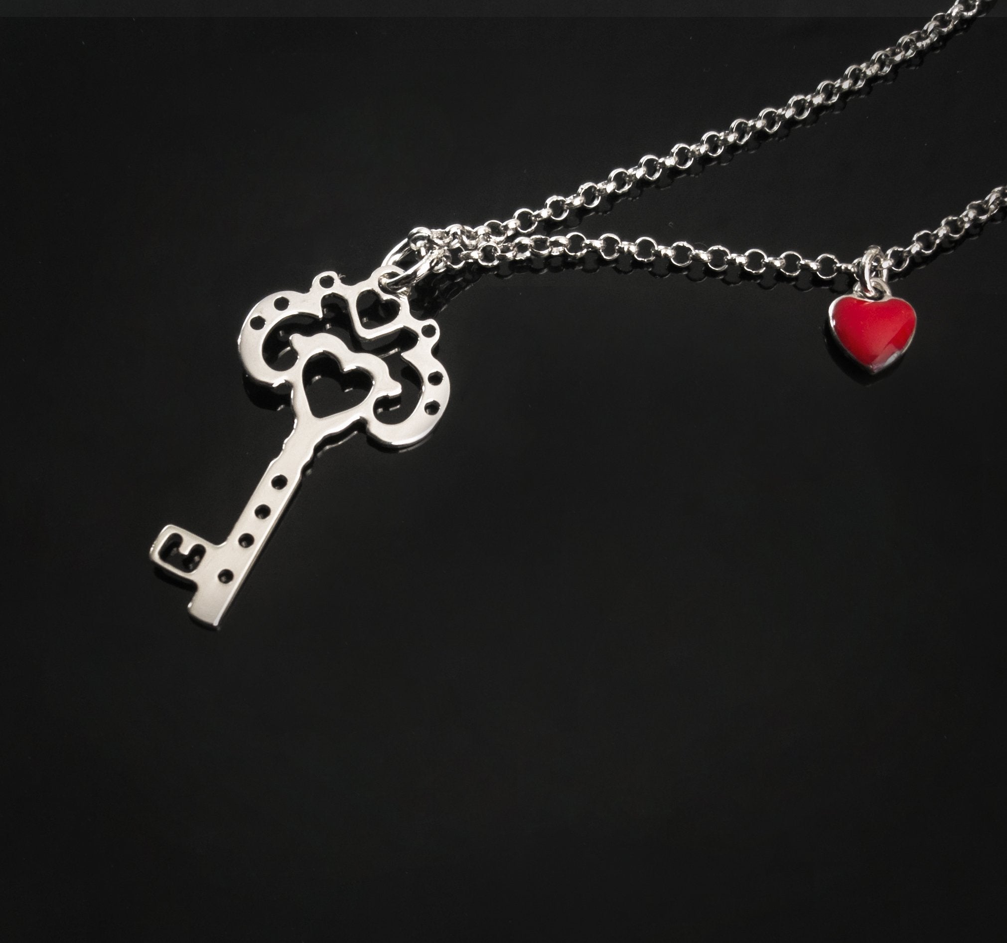 Collana con Chiave e Cuore Rosso in Argento 925 Rodiato