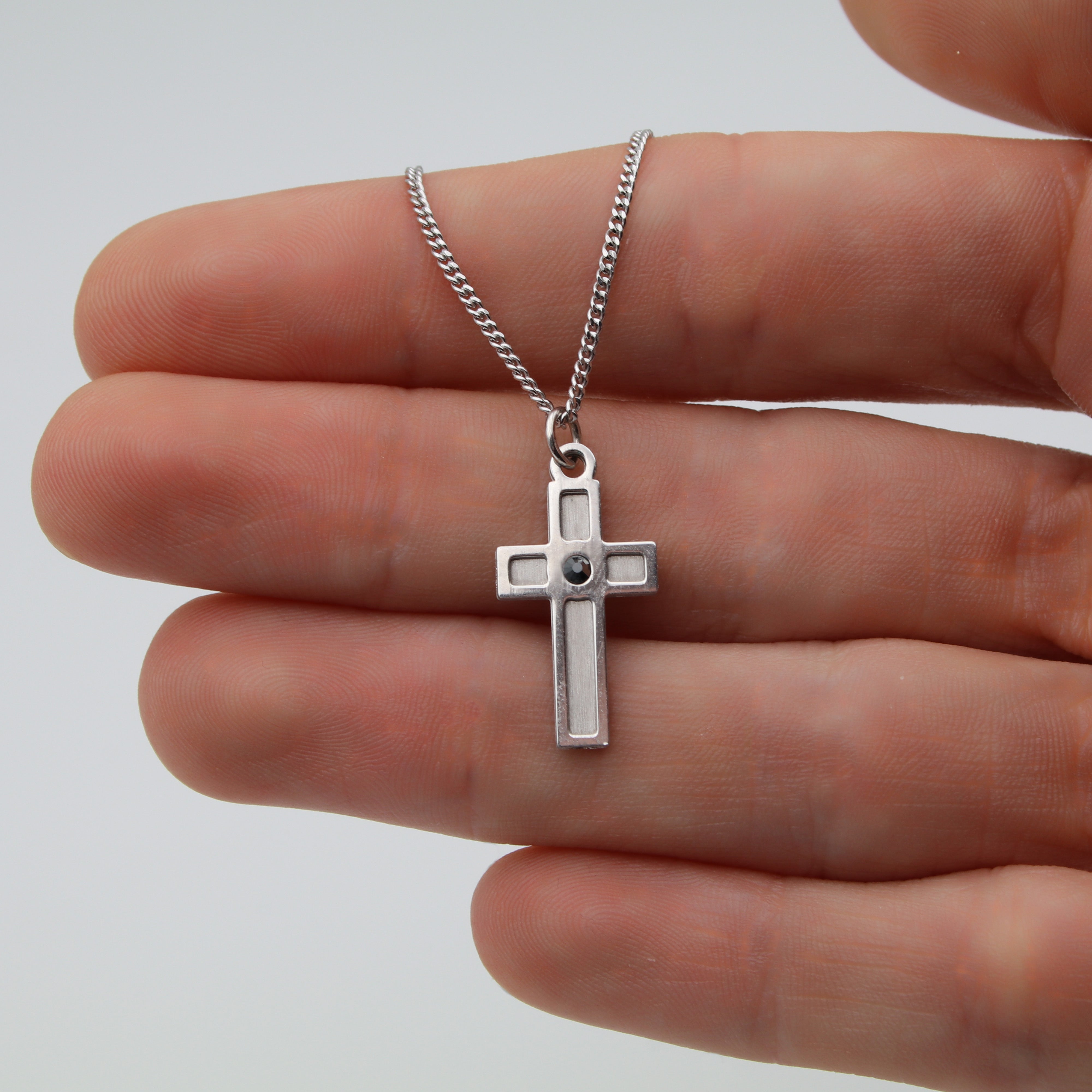 Collana con Ciondolo Croce e Cristallo Ematite in Argento 925 Rodiato - Aka Gioielli