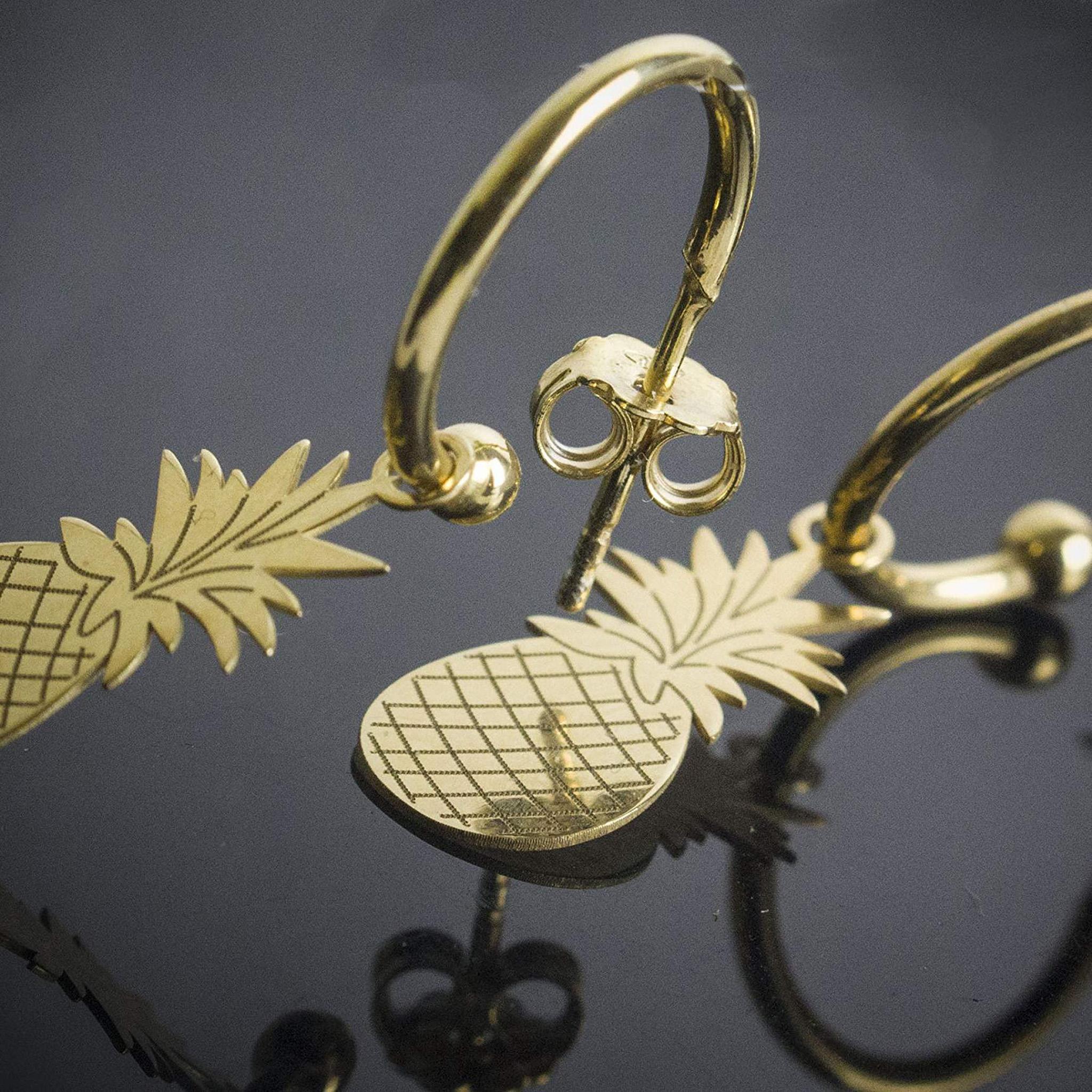 Orecchino con ananas. Componente dell'orecchino. Posta in argento sterling 925 . Placcato oro lucido / 2 pezzi - FC646-PG - Italia Orecchino con ananas. Componente dell'orecchino. Posta in argento sterling 925 . Placcato oro lucido / 2 pezzi - FC646-PG - Italia